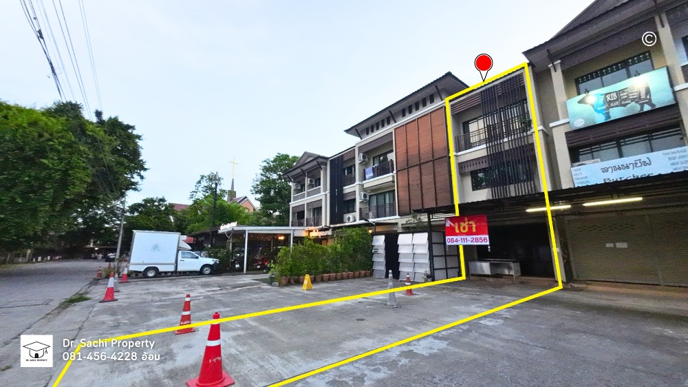 For RentShophouseChiang Rai : For rent, 3-story commercial building, near Walking Street, behind Suan Tung, Chiang Rai, very good location.