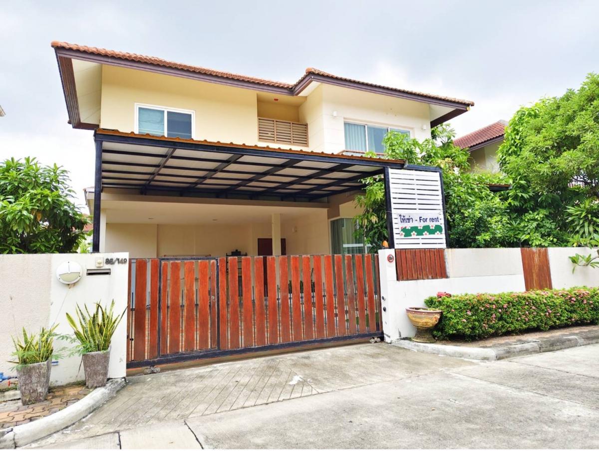 For RentHousePattanakan, Srinakarin : 💥House for rent, ready to move in.o Villa Arcadia Sri Nagarindra o 2 Floor house, area 280 sq m., o land 95 sq m., parking for 2 carso 4 bedrooms, 4 bathrooms, 1 living room, o 2 kitchen *inside and outside