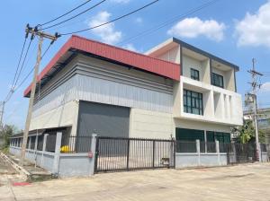 For SaleFactoryBang kae, Phetkasem : Warehouse and factory for sale with 3-story office, land size 141 square meters, located in Soi Phetkasem 120/1, purple area. Near Big C Om Yai, Phutthamonthon Sai 4 and Phutthamonthon Sai 5, Vichaivej Hospital. Mahachai 2 Hospital, Thung Ngern Market