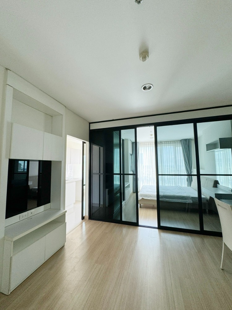 For SaleCondoLadprao, Central Ladprao : S-LLP107  Life @Ladprao18 size 40 sqm. 24th Floor 3.3 mb. 099-251-6615