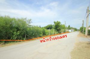 For SaleLandNonthaburi, Bang Yai, Bangbuathong : Land at Wat Lat Pladuk, Soi Ket Am Phatthana. Klai Son School, corner plot 1-1-43 rai, partially filled. Suitable for building a warehouse, office, large house, special price.