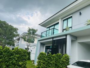 For RentHouseMin Buri, Romklao : Single house for rent, Silverlake Park project, Suwinthawong 78-Nong Chok, area 100 sq m, decorated, ready to move in