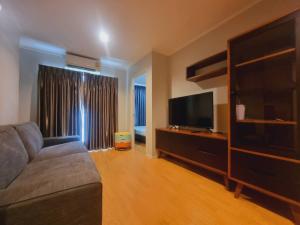 For RentCondoPattanakan, Srinakarin : For rent, Lumpini Place Srinakarin Hua Mak Station, size 1 bedroom (30 sq m.), only 12,000 baht (ready to move in), near Airport Link, near Stamford University, convenient travel.