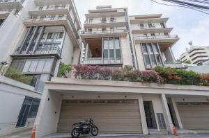 ขายทาวน์เฮ้าส์/ทาวน์โฮมสุขุมวิท อโศก ทองหล่อ : For Sale 749 Residence Sukhumvit 49/1 ( BTS Phrompong )