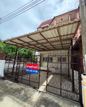 For SaleTownhousePhutthamonthon, Salaya : Townhome for sale, 3 floors, south corner, Rungroj Village, Thawi Watthana 47, size 56 sq m, renovated inside. Next to Borommaratchachonnani Road. If interested, call: 0922829196