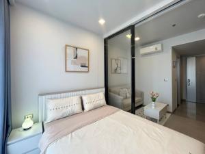 For RentCondoRama9, Petchburi, RCA : 🏘One nine five 🏘 New condo, nice to live in 🍁 fully furnished 🍁Ready to move in