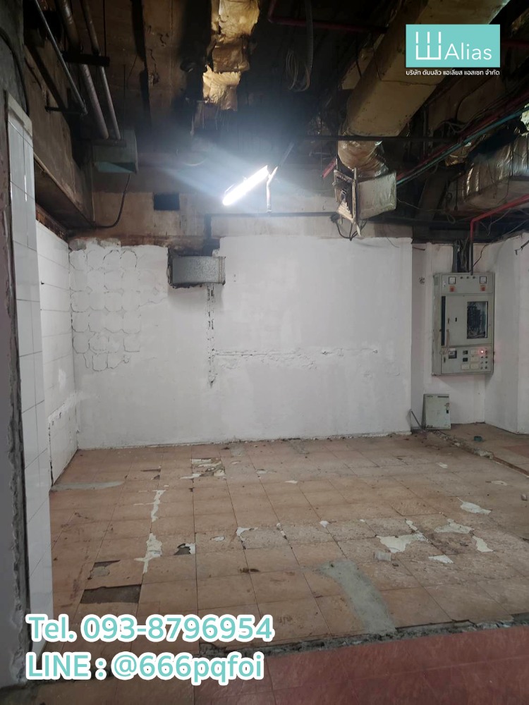 For RentRetailSilom, Saladaeng, Bangrak : Commercial Space for rent in Silom, near BTS