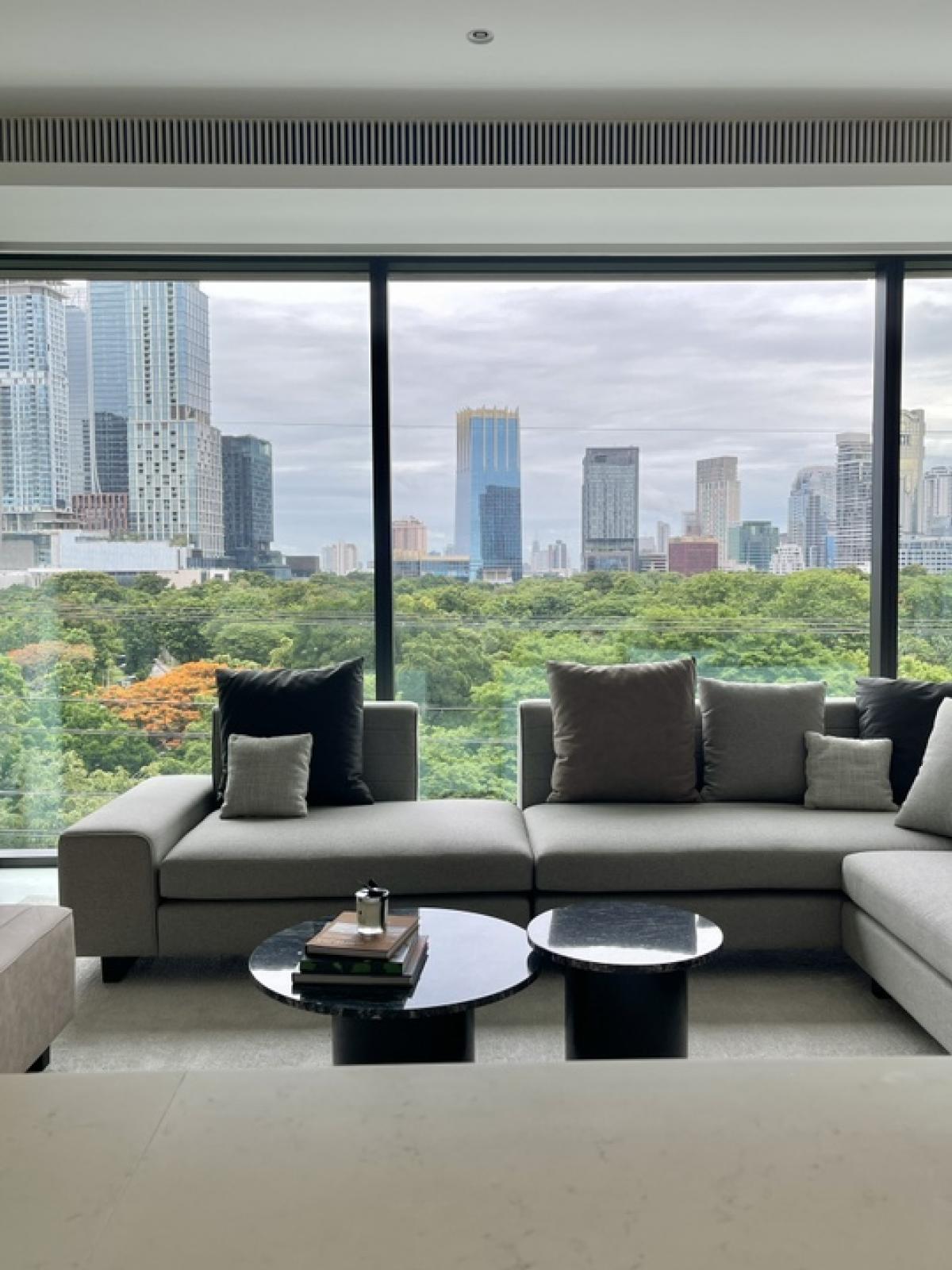 For RentCondoWitthayu, Chidlom, Langsuan, Ploenchit : Sindhorn Tonson for rent 2 bedroom luxury condo close to Lumpini Park