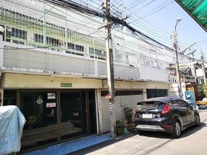 For SaleTownhouseOnnut, Udomsuk : S-HSOS101 Townhouse for sale, Sukhumvit Road 77, Soi On Nut, 2 floors, 2 houses next to each other, size 32 sq m. (each house 16 sq m.), usable area 128 sq m., 5 bedrooms, 3 bathrooms, 3.5 Million 063-759-1967