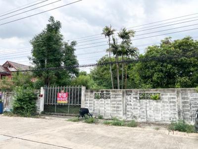 For SaleLandMin Buri, Romklao : Land for sale 162 sq m. with 4 bedroom detached house, Soi Ramkhamhaeng 182, Minburi.