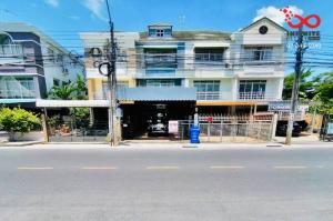 For SaleTownhouseChaengwatana, Muangthong : Townhouse for sale, 3 floors, 30.7 square meters, Suan Phong Phet Village. Road along Khlong Prapa, convenient travel.