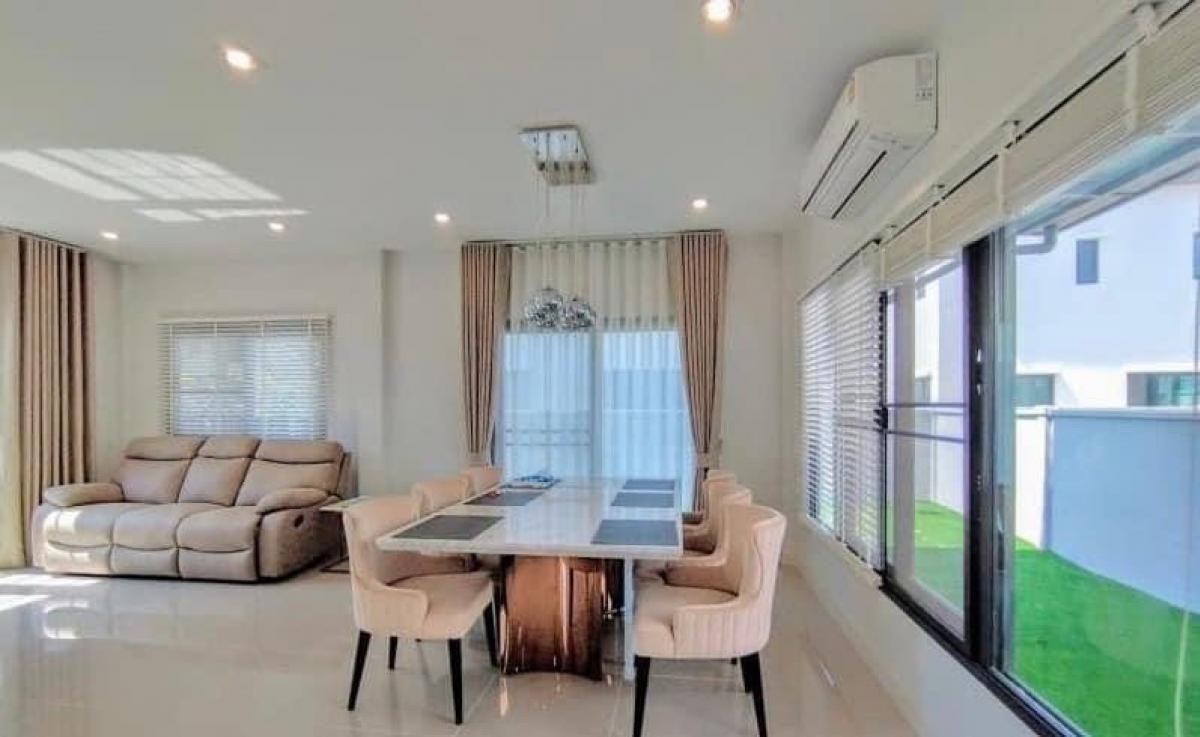 For RentHouseSamut Prakan,Samrong : 🌟For rental Semi-Detached House Grande Pleno Sukhunvit - Bangna. 2 storeys Semi-Detached House , 3 Bedrooms / 4 Bathrooms. Fully furnished and decorated. Excellent deal. 🔑Rental Fee 75,000 THB /Month