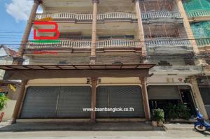 For SaleShophouseOnnut, Udomsuk : Commercial building, 2 units, corner room, Soi On Nut 25, area 41 sq m., On Nut Road, Phra Khanong District, Bangkok.