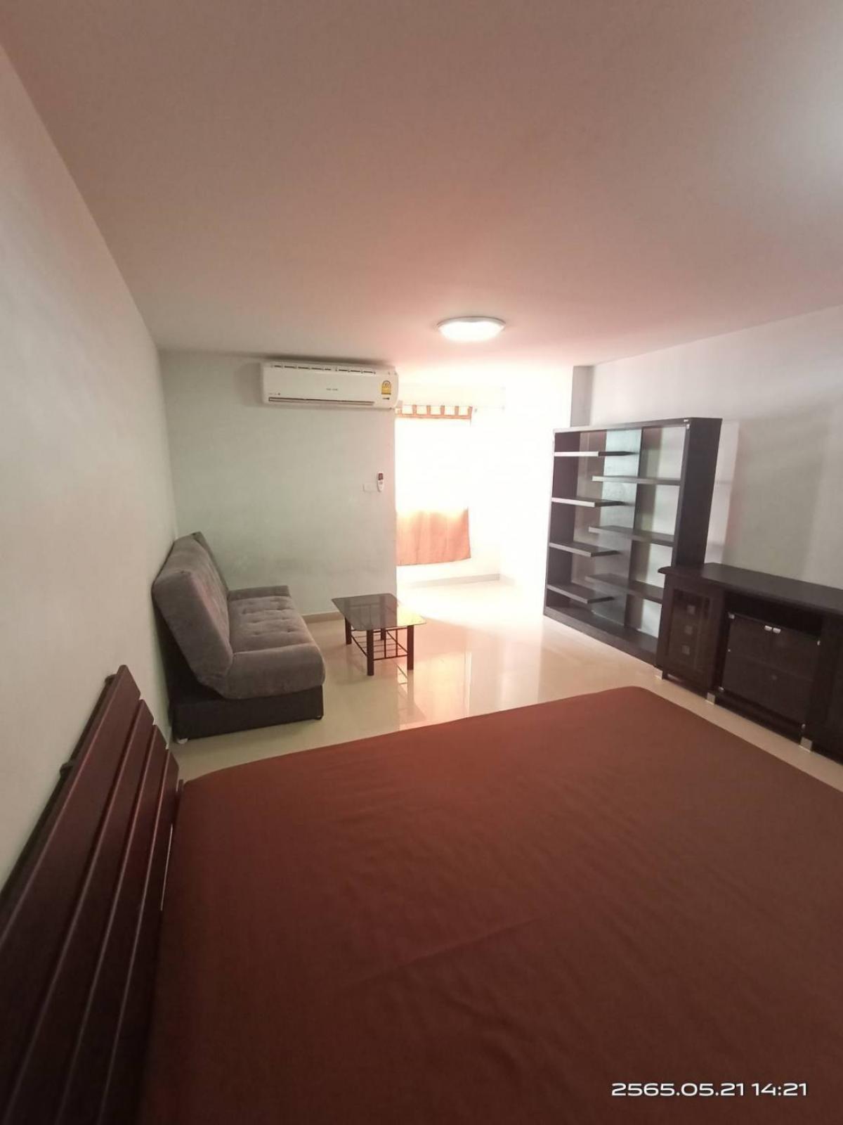 For SaleCondoVipawadee, Don Mueang, Lak Si : Condo for sale: Regent Home 1, near BTS Sai Yut. Its comfortable to live by yourself. Rent out and get rich, big room 32 sq m., only 820,000 baht, convenient, can make an appointment to see the room. Beautiful room, good location, no haggling over the pri