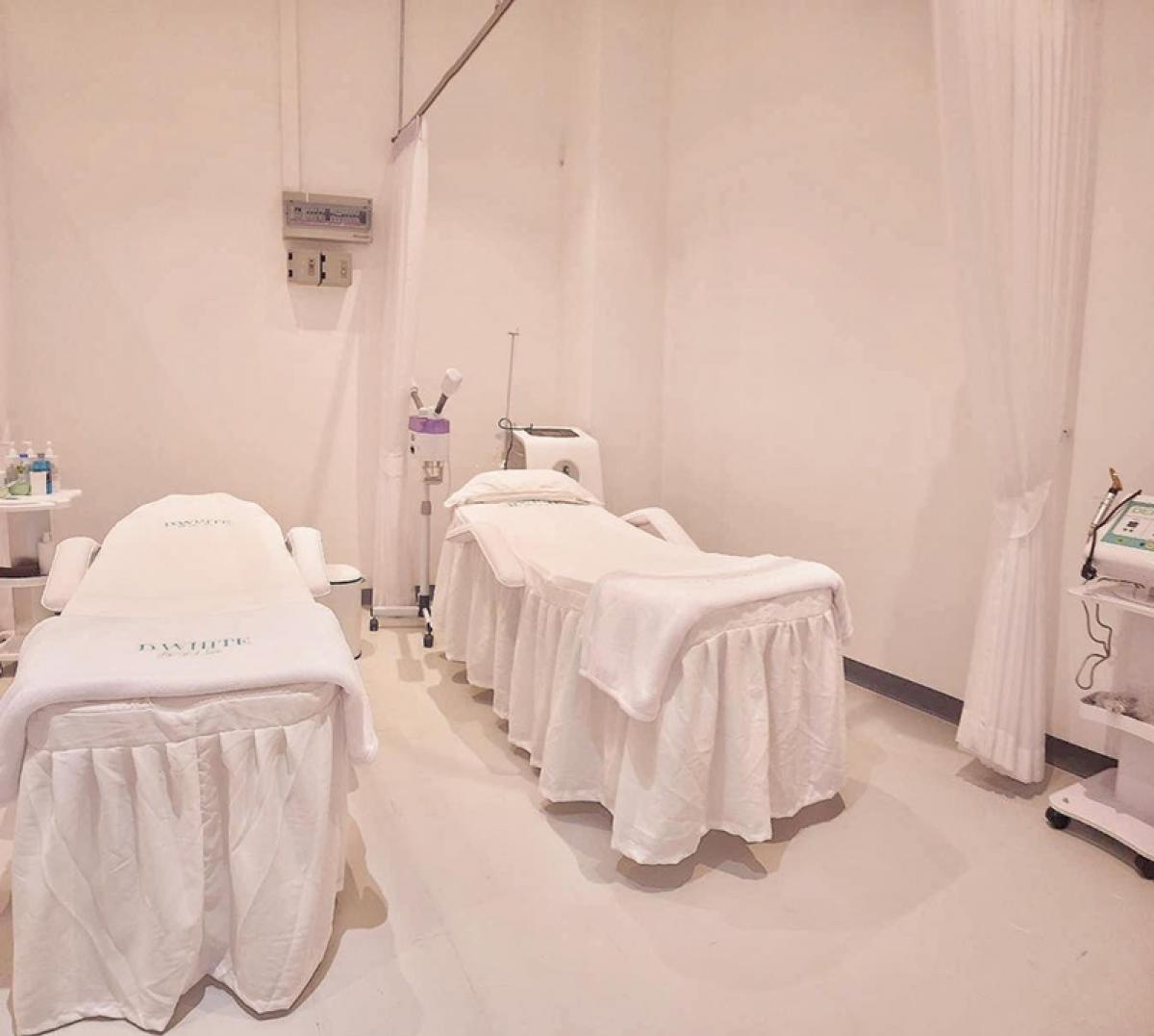 For RentRetailOnnut, Udomsuk : 📌Rental / Selling : Beauty Clinic with Equipment in Onnut, 2 Building, 4 Storeys, 8 Spa Rooms, 1 Treatment 1 room🔥🔥Rental : 120,000 THB / Month 🔥🔥💰💰Take Ove