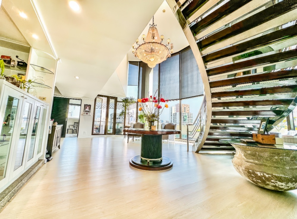 For SaleCondoSukhumvit, Asoke, Thonglor : For sale: 3-storey penthouse, luxuriously decorated, Supalai Place Condominium Sukhumvit 39: Penthouse at Supalai Place Condominium Sukhumvit 39