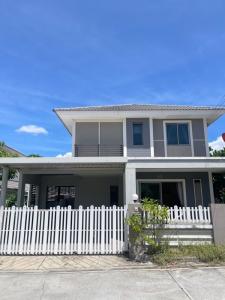 For RentHouseSriracha Laem Chabang Ban Bueng : Live in the Garden Suan Suea-Sriracha Single house for rent, easy to travel