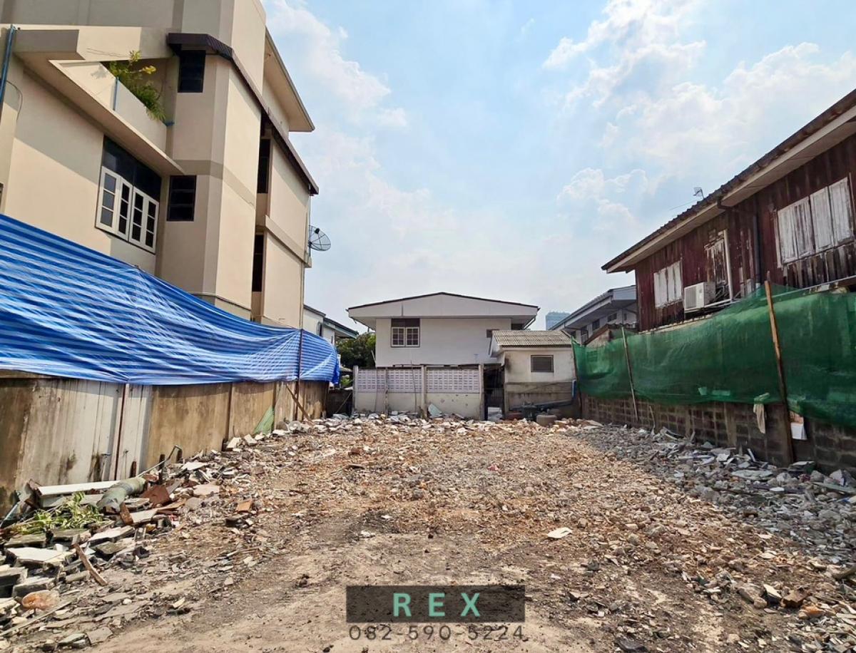 For SaleLandRatchadapisek, Huaikwang, Suttisan : Empty land for sale, 44 sq m., already filled, 159,090/sq m **only 800 meters to the main Ratchada road** - Ratchada 18 Sutthisan, Huai Khwang