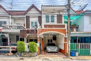 For SaleTownhouseLadprao, Central Ladprao : Townhouse Ruean Kaeo Village / 5 bedrooms (for sale), Ruean Kaeo Village / Townhouse 5 Bedrooms (FOR SALE) KARN002