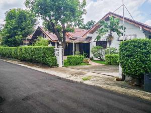 For SaleHouseKaset Nawamin,Ladplakao : Single house, Soem Mit Village Soi Nawamin 68 / 6 bedrooms (for sale), Soem Mit Village Soi Nawamin 68 / Detached House 6 Bedrooms (FOR SALE) KARN023