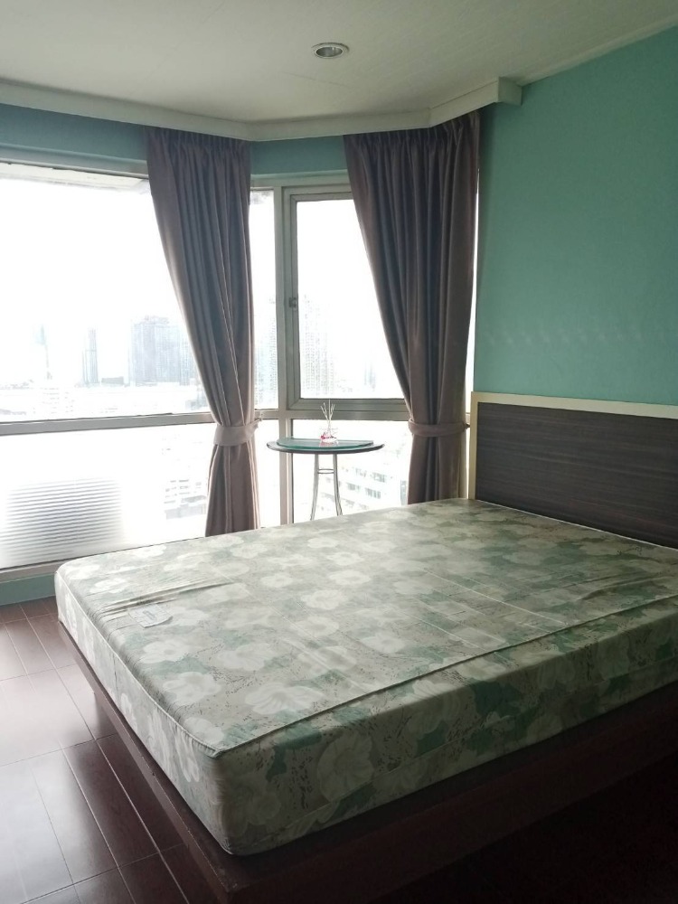 For RentCondoNana, North Nana,Sukhumvit13, Soi Nana : Beautiful room, high floor, for rent, 1 bedroom, 1 bathroom, Sukhumvit Suite.