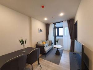 ให้เช่าคอนโดรัชดา ห้วยขวาง : XT Huaikwang high floor one bedroom unit for rent