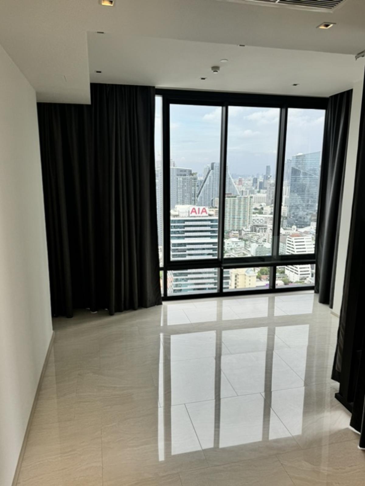 For SaleCondoSilom, Saladaeng, Bangrak : Last room ❤️❤️New project room Ashton silom, 2 bedrooms, 2 bathrooms, beautiful view room, high floor, 4.5 meters high ceiling, area 75 sq m, price 14,900,000 baht ☹️Only that much, average sq m less than two hundred thousand, but the location is Silom Ro