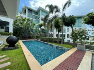 For RentHousePattaya, Bangsaen, Chonburi : Code C6235 for sale and rent, 3-story detached house, private swimming pool. On Wongamat Beach, Na Kluea, Pattaya, Chonburi, private walkway into the sea.