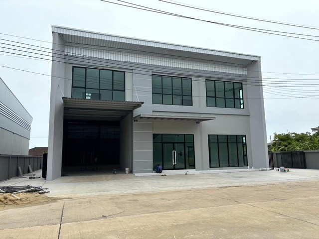 For RentWarehouseSamut Prakan,Samrong : Code C6291 Warehouse for rent, area 280 square wah, area 675 square meters, Bangna Theparak Km.25, near Suvarnabhumi Airport