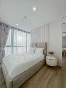 For RentCondoSukhumvit, Asoke, Thonglor : 🔥Urgent for rent🔥Oka Haus, new room, 33,000/month, area 41.20 sq m, 2 bedrooms, 1 living room, 1 bathroom. best price.