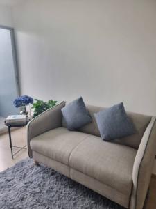 For SaleCondoOnnut, Udomsuk : Urgent sale at a loss, Elio Del Rey Condo, Sukhumvit 64, Building A, swimming pool view, 7th floor (SM677)