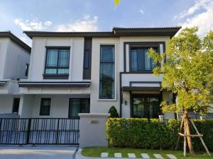 For RentHouseSamut Prakan,Samrong : HR1700 2-story semi-detached house for rent, beautifully decorated, Grand Pleno Project, Sukhumvit - Bangna, near Mega Bangna.