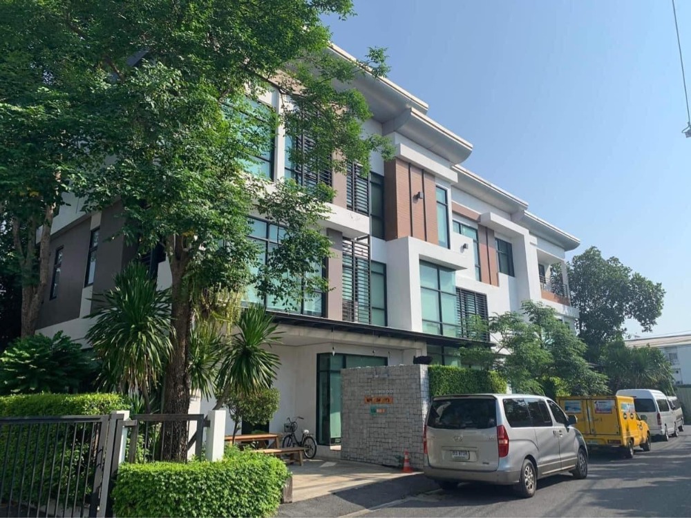 ขายโฮมออฟฟิศรัชดา ห้วยขวาง : 🏡3-story office, Soi Singapore International School.(ออฟฟิศ 3ชั้น ซอยรร.นานาชาติสิงคโปร์)🏡