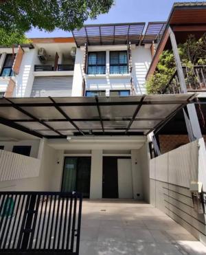 For RentTownhouseOnnut, Udomsuk : 3-story townhome for rent, good location, next to Sukhumvit 77 Road, Areeya Mandarina Sukhumvit 77 project, beautiful house, ready to move in.