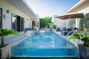 For RentHousePhuket : #LuxuryPoolVilla #4BedroomVilla #PasakSoi4 #Phuket #DailyorMonthlyRental