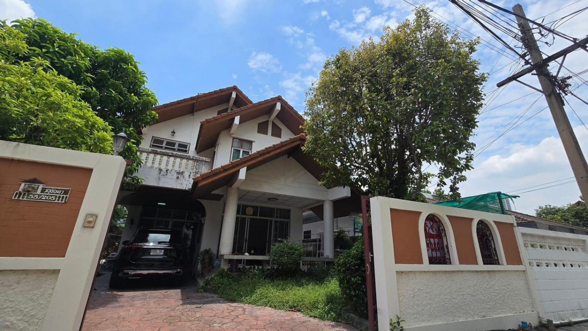 For SaleHouseChaengwatana, Muangthong : 2-story detached house for sale, Muang Thong Thani, Project 5, land size 75 square wah, usable area 223 square meters, 3 bedrooms, 2 bathrooms.