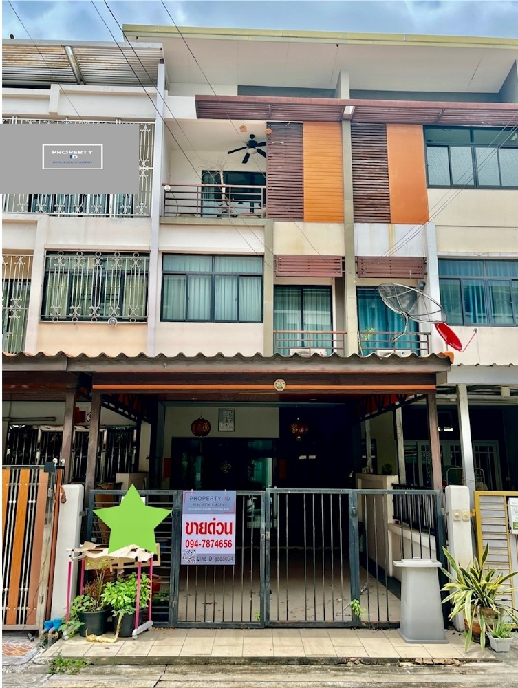 For SaleTownhouseThaphra, Talat Phlu, Wutthakat : For Sale Townhome / 房子出售 Townhome, Sixnature project, next to Kanlapaphruek Road. -Kanchanaphisek Road Ready to move in, good location, next to the main road, convenient travel.