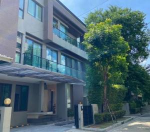 For RentHouseRamkhamhaeng, Hua Mak : 3-story detached house for rent, SOUL Village, Ekkamai, Lat Phrao, central location. Near Singapore International School sisb, fully furnished, ready to move in.