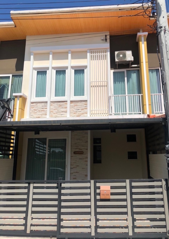 For RentTownhouseLadkrabang, Suwannaphum Airport : 2-story townhome for rent, Golden Town Village 2, Lat Krabang-On Nut, beautiful, cheap, interested contact Line @841qqlnr