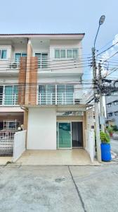 For RentTownhouseLadprao101, Happy Land, The Mall Bang Kapi : Townhome for rent Town in Town Phahonyothin 73 Fully air conditioned, no furniture, 4 bedrooms, 4 bathrooms, rental price 19,000 baht per month [suitable for a registered office]