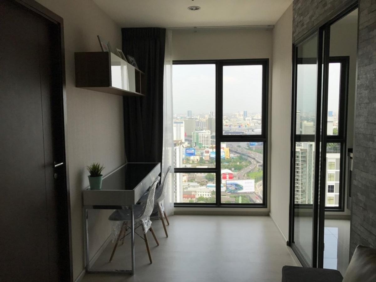 For RentCondoRama9, Petchburi, RCA : 🔥Urgent, cheap rental🔥🌆Rhythm Asoke2🌆1Bedroom 31.5sq.m. High floor, good view, beautiful room, fully furnished, ready to move in immediately🛋️