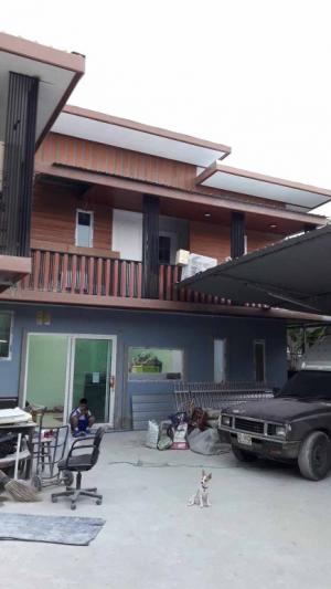 For SaleHouseWongwianyai, Charoennakor : urgent! 2-storey detached house for sale Taksin or enter Ratchada 1, size 60 square wah, if interested call 0922829196