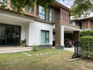 For SaleHousePattanakan, Srinakarin : Single house for sale, Burasiri, new development ‼️Beautiful house, fully furnished - land size 90 square meters - usable area 257 square meters - 4 bedrooms, 4 bathrooms - 1 maids room - 2 parking spaces