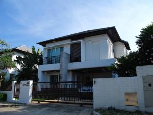 For RentHouseBangna, Bearing, Lasalle : RH982 2-story detached house for rent, Blue Lagoon project, 3 bedrooms, 3 bathrooms, near Number One Market, Ram 2, parking for 2 cars, fully furnished.