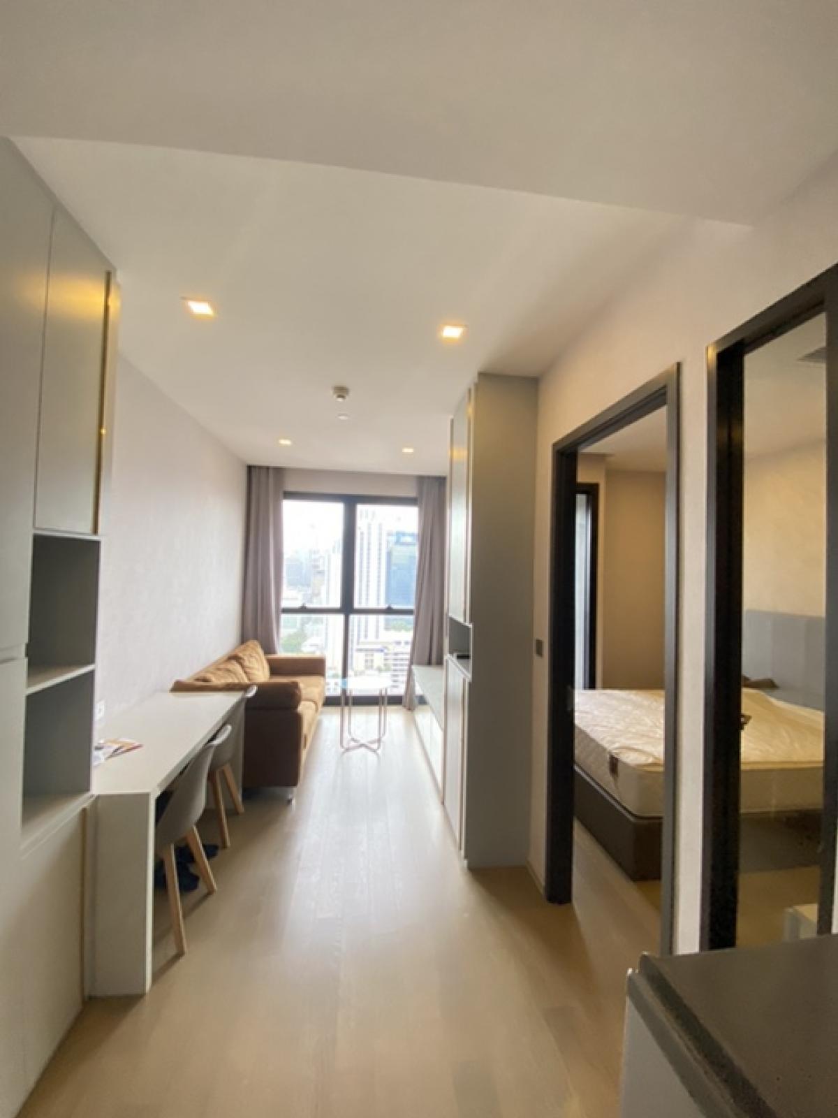 For RentCondoSukhumvit, Asoke, Thonglor : Room for rent Ashton Asoke, next to BTS and MRT, on the roadside