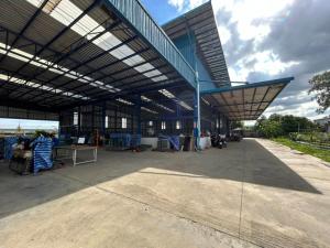 For RentWarehouseNawamin, Ramindra : Warehouse for rent, Chatuchot, usable area 750 sq m., width 25x30 meters, height 6-8 meters, large vehicles can enter and exit.