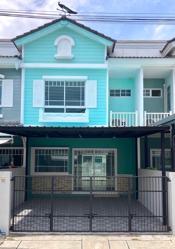 For SaleTownhouseSamut Prakan,Samrong : Indy(2) Bangna KM.7 Newly renovated townhome, Modern Vintage, city location that provides privacy!! Owner selling, good price