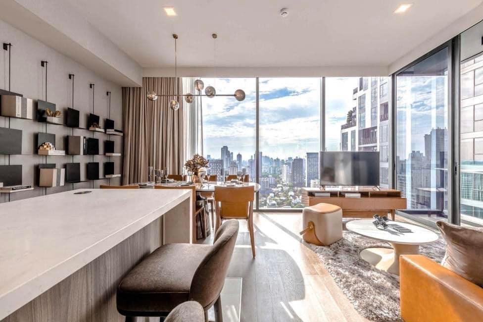 For RentCondoSukhumvit, Asoke, Thonglor : ● High rise ● |  25++ floor 106.00 sq.m. | 3 beds 3 baths | near MRT Sukhumvit 40 m., BTS Asoke 240 m., Terminal 21 450 m.