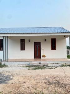 For SaleHouseNakhon Nayok : House with cheap land Nakhon Nayok city center Immerse yourself close to nature, not lonely, not dangerous, and still have the convenience of traveling.