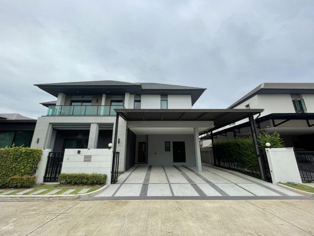 For SaleHousePinklao, Charansanitwong : Single house for sale Bangkok Boulevard Signature Village Sathorn-Ratchaphruek (Bang Waek)  House details - OSBORNE house model - Area 102.00 sq m. - Usable area 368 sq m. 4 bedrooms 5 bathrooms 2 rest rooms 1 Thai Kitch